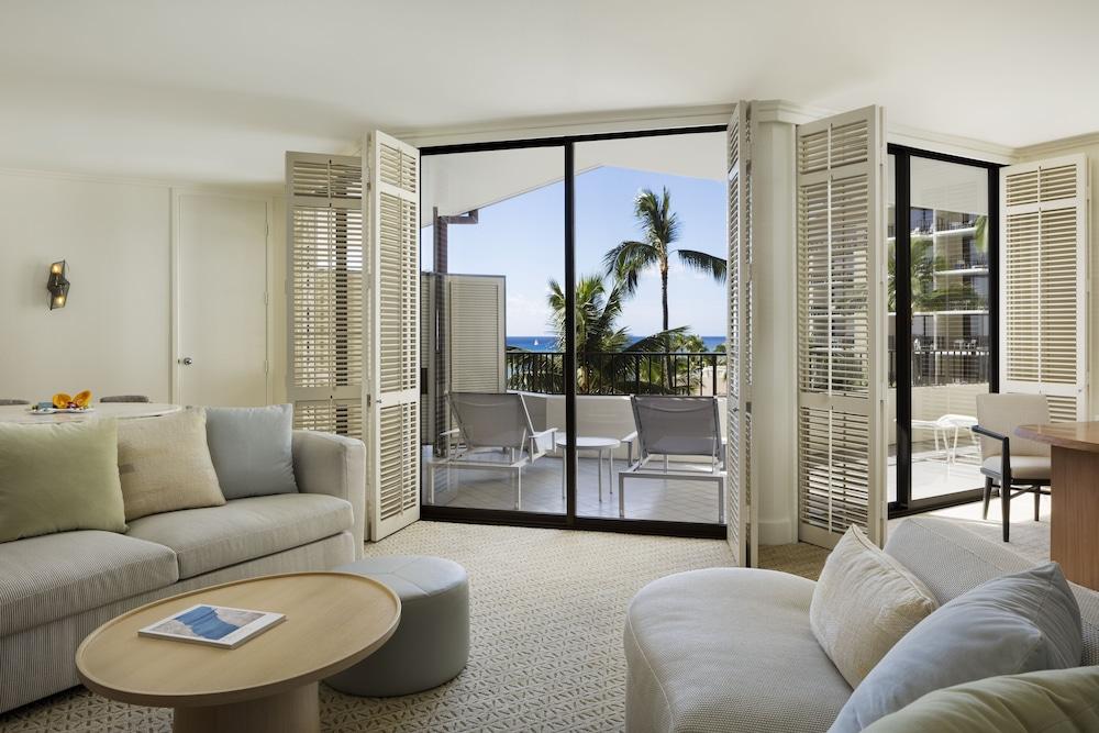 Halekulani - No Resort Fee Honolulu Exteriér fotografie A living room at the Four Seasons Resort Maui