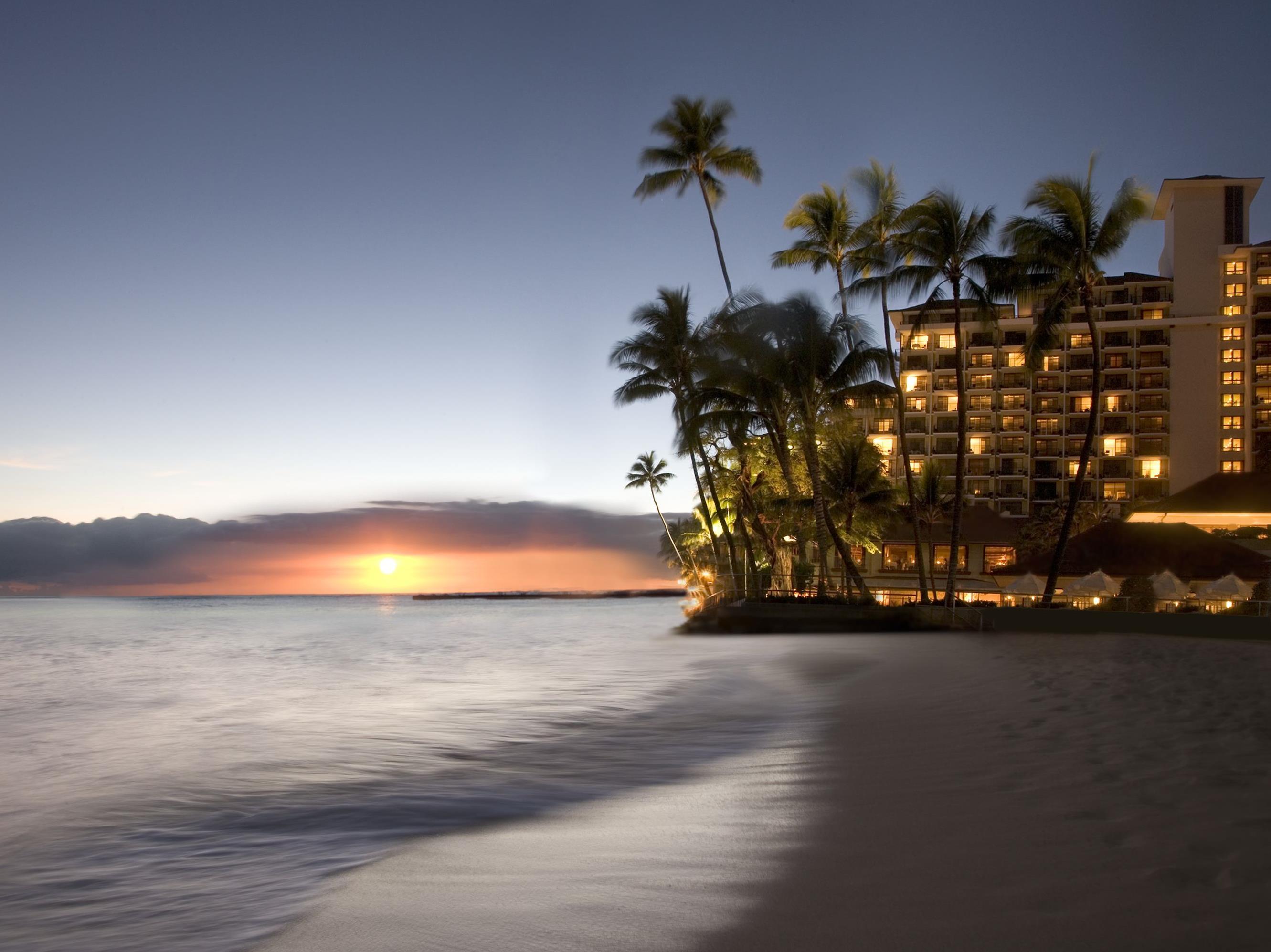 Halekulani - No Resort Fee Honolulu Exteriér fotografie Sunset at the Fairmont Kea Lani