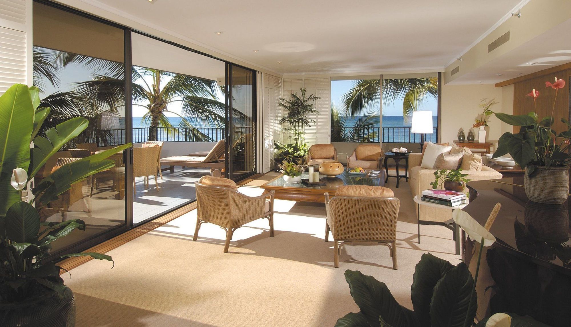 Halekulani - No Resort Fee Honolulu Pokoj fotografie A living room at the Four Seasons Resort