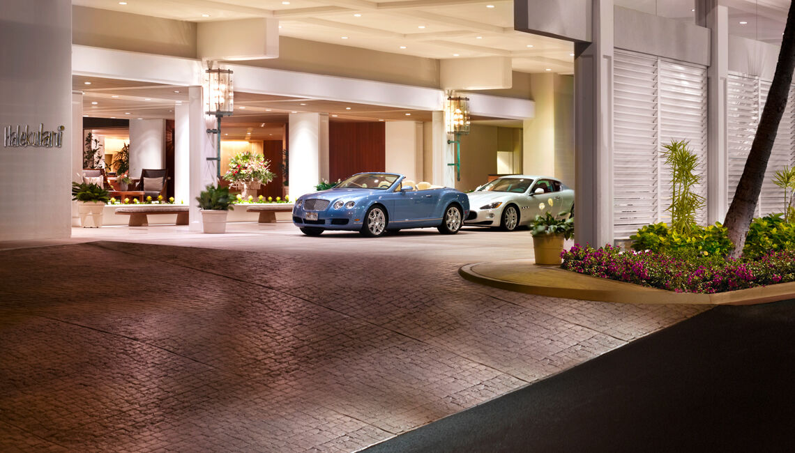 Halekulani - No Resort Fee Honolulu Exteriér fotografie The front entrance of the Four Seasons Hotel