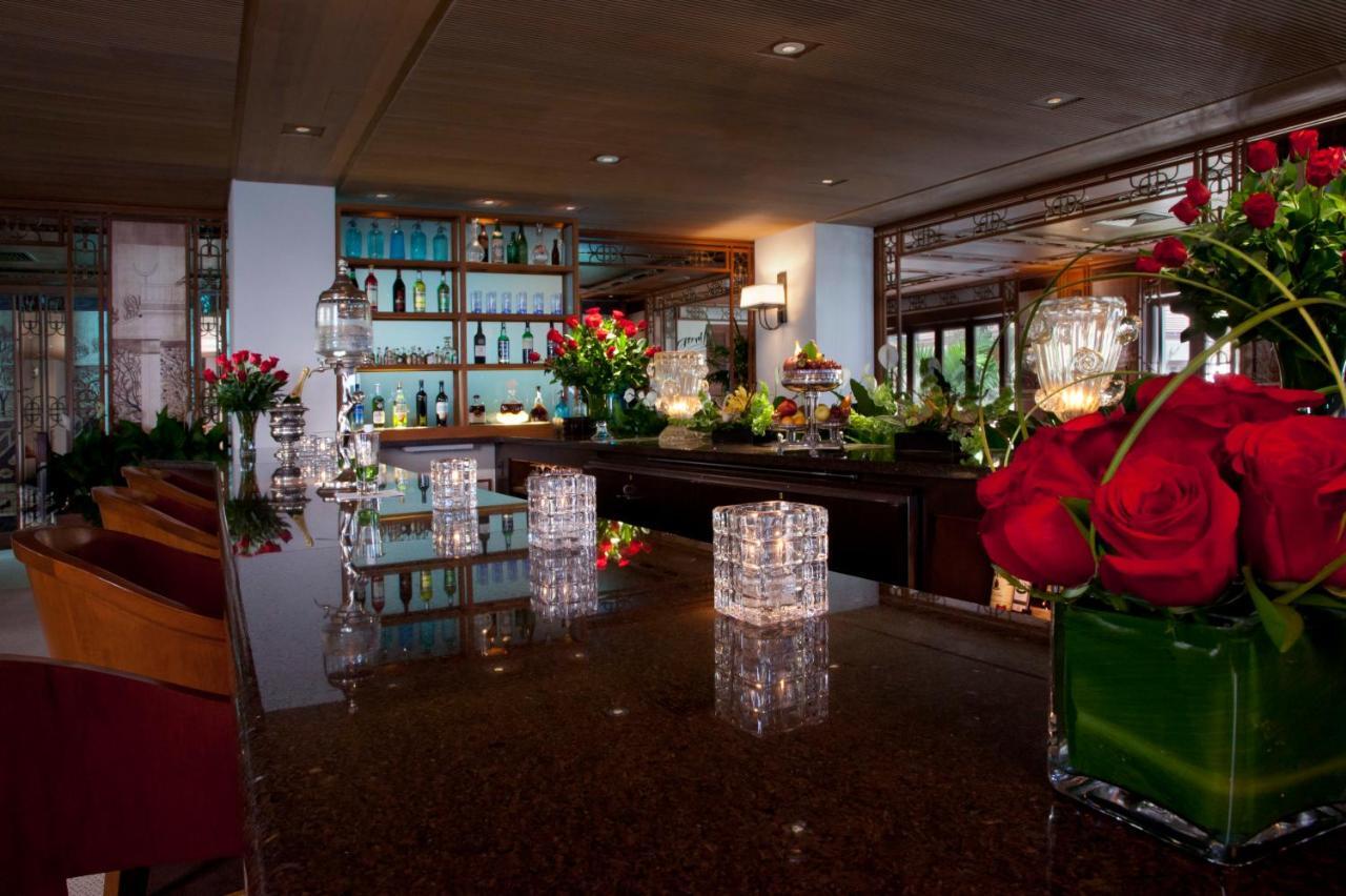 Halekulani - No Resort Fee Honolulu Exteriér fotografie The bar at the 101 bar